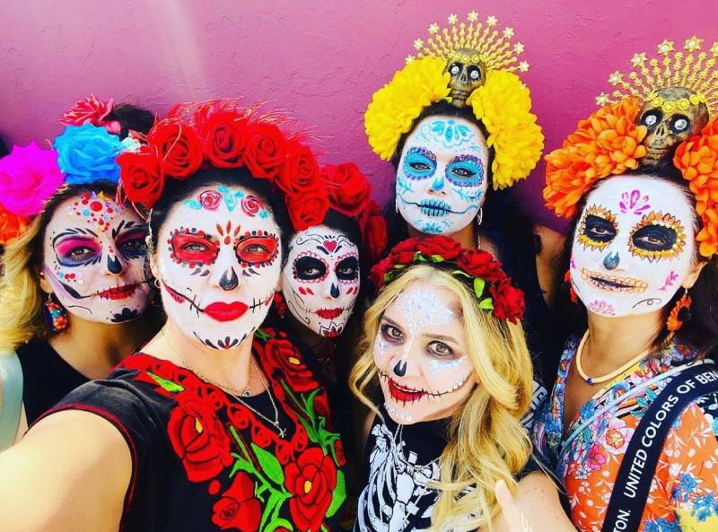 Travel experience showing day of dead mexico